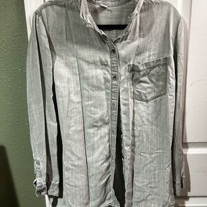 🍂T.156 - Old Navy Button Down Shirt